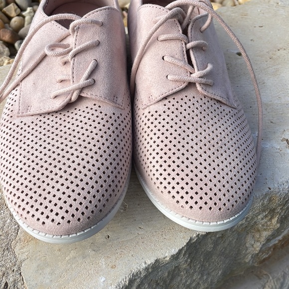 NWOB Kelly & Katie light pink loafers size 6.5 - Picture 3 of 6